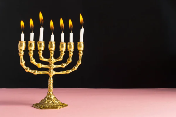 Bronce Hanukkah Menorah Con Velas Encendidas — Foto de Stock