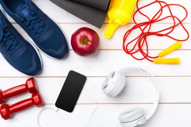 Fitness kavramı farklı spor salonu ekipman ile