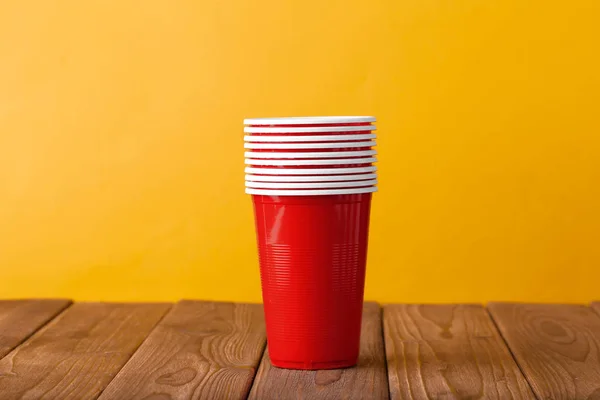 College party sport, beer pong