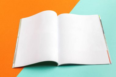 Dergi veya katalog parlak zemin üzerine alay