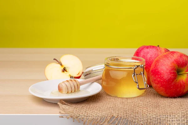 Miel Frais Pommes Sur Table Bois — Photo