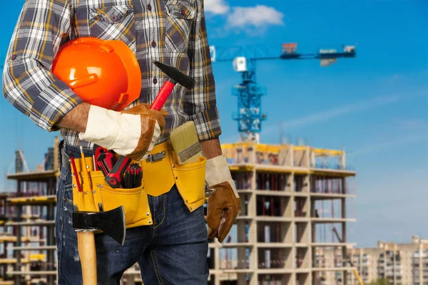 Manliga Byggnadsarbetare Med Verktyg — Stockfoto