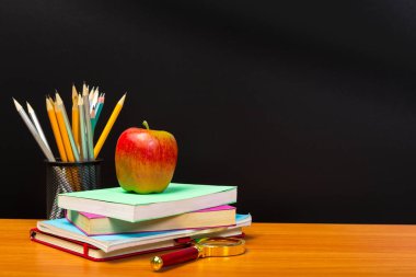 Eğitim ya da kavram okula geri.