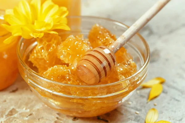 Süßer Honig Auf Dem Tisch Hintergrund Nahaufnahme — Stockfoto