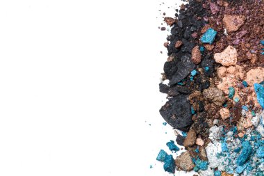 Göz merceği beyaz arkaplanda izole edildi.