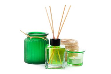 Oda spreyi üzerinde izole beyaz arka plan sopa