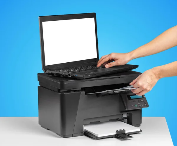 Drucker Und Computer Bürotisch — Stockfoto