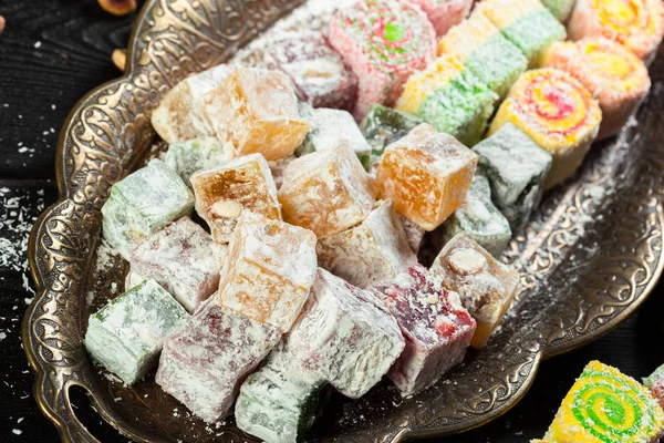 Zbliżenie Turkish Delight Drewnianym Stole — Zdjęcie stockowe