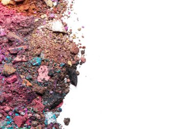 Göz merceği beyaz arkaplanda izole edildi.