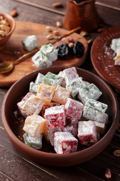 Närbild Turkish Delight Ett Träbord — Stockfoto