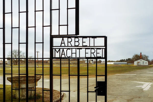 Porta Entrada Com Inscrição Entrada Campo Concentração Nazi Sachsenhausen Oranienburg — Fotografia de Stock