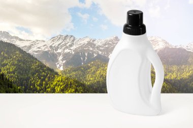 tablo üzerinde temizlik ürünleri