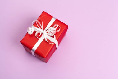 Güzel hediye kutusu ile düz yatıyordu kompozisyon
