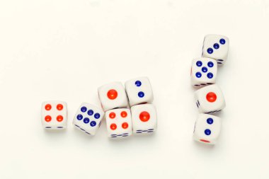 Beyaz arka plan üzerinde izole dices