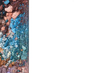 Göz merceği beyaz arkaplanda izole edildi.