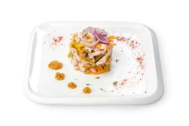 Beyaz arka plan üzerinde izole salatası yakın çekim 