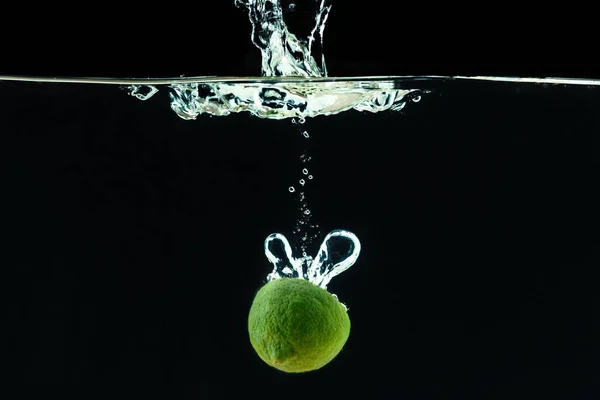 Fresh Lime Dropped Water Splash — Stock Photo, Image