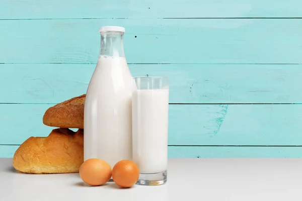 Close Van Brood Melk Tafel — Stockfoto