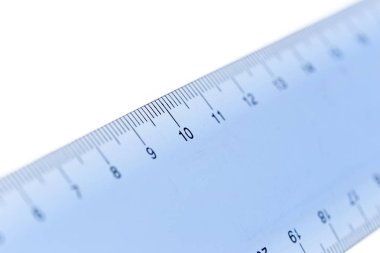 Plastik mavi şeffaf kesinlik ölçüm aracının bir parçası seçici odak