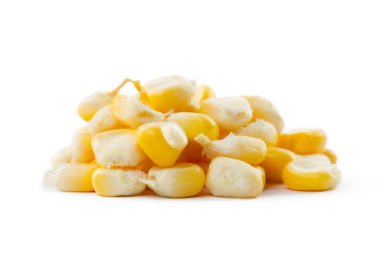 Beyaz arkaplanda izole mısır tohumları