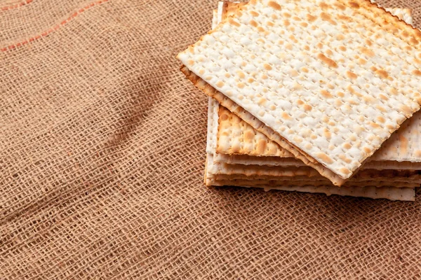 Matzo Flatbread Żydowskie Święto Stole — Zdjęcie stockowe