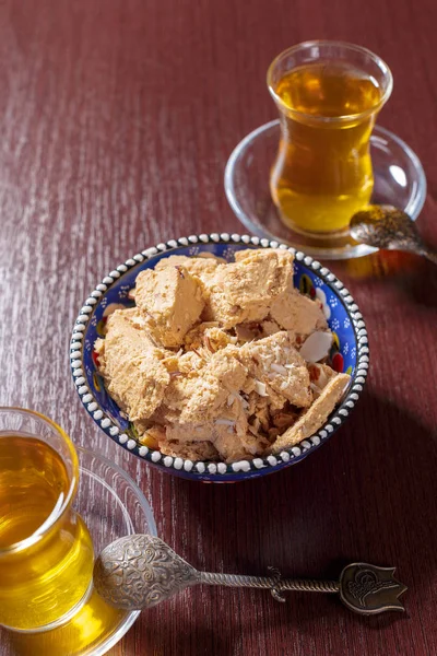 Smaklig Halva Med Bordet — Stockfoto