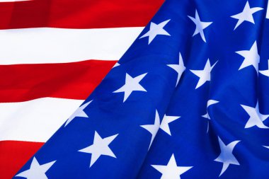 El sallayan Amerikan bayrağının yakın çekimi