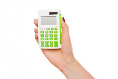 Beyaz arka plan üzerinde izole edilmiş bir hesap makinesi ile el