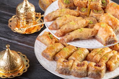 Baklava, Türk tatlı, ince hamur, fındık ve bal yaptı.
