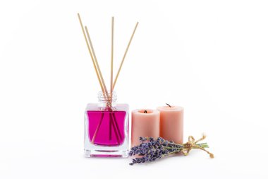 Bir şişe aroma esansı yağ ya da spa ya da kuru çiçekli doğal koku yağı.