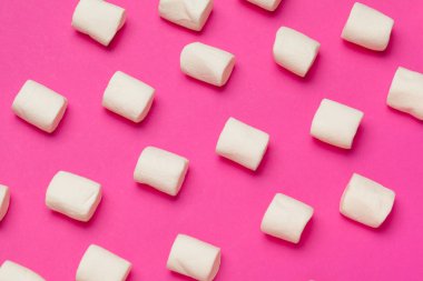 Renk arka planda marshmallows