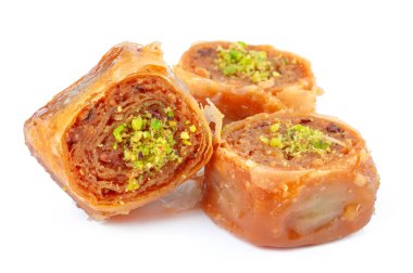 Türk Ramazan Tatlısı Baklava beyazı izole etti