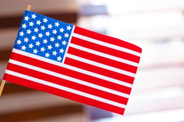 Beyaz arka planda izole Amerikan bayrağı Amerika Birleşik Devletleri