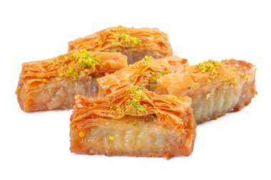 Türk Ramazan Tatlısı Baklava beyazı izole etti