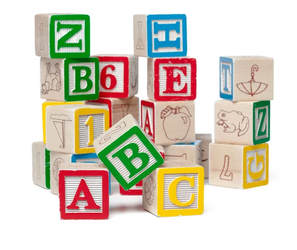Blocs Alphabet Colorés Empilés Dans Désordre Isolé Sur Fond Blanc — Photo