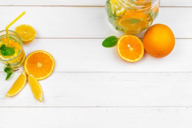 Nane şekerli soğuk narenciye suyu.