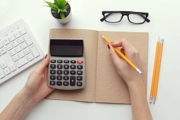 Business Woman Working Financial Data Hand Using Calculator — Stock Photo, Image