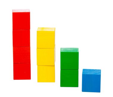 Tahta yapı taşları beyaz arkaplanda izole edildi