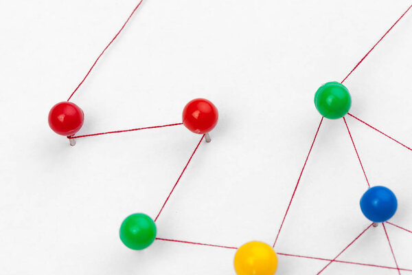 штифты, соединенные созданием сети