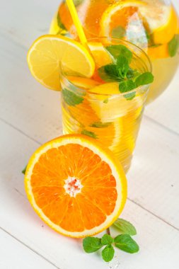 Narenciye limonata, yaz içeceği.