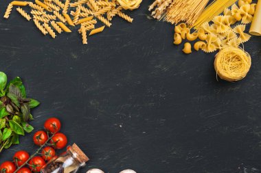 Çiğ İtalyan makarnasının en üst görüntüsü