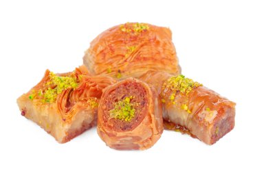 Türk Ramazan Tatlısı Baklava beyazı izole etti