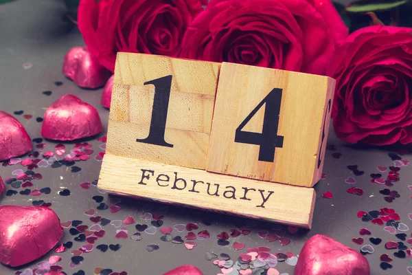 2月14日情人节日历和装饰 — 图库照片