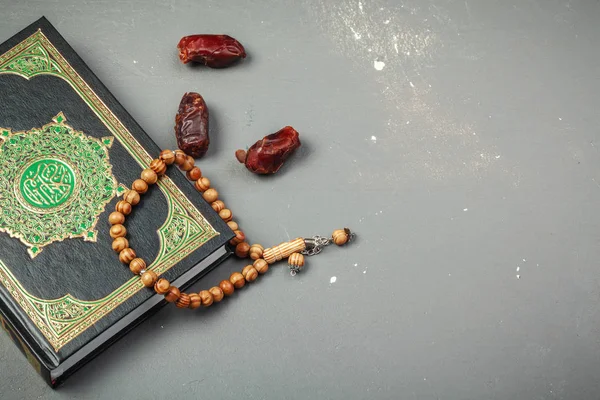 Tischdekoration Ramadan Kareem Feiertag Hintergrund Von Daten Mit Rosenkranz Und — Stockfoto