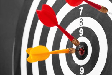 dartboard iş başarısı konsepti