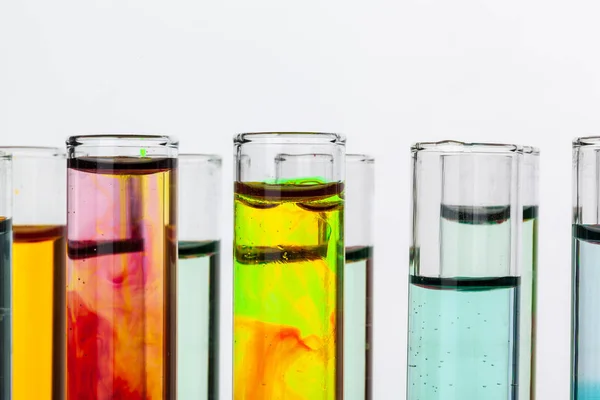 Stilleven Het Laboratorium Reageerbuisjes Met Kleurrijke Chemicaliën — Stockfoto