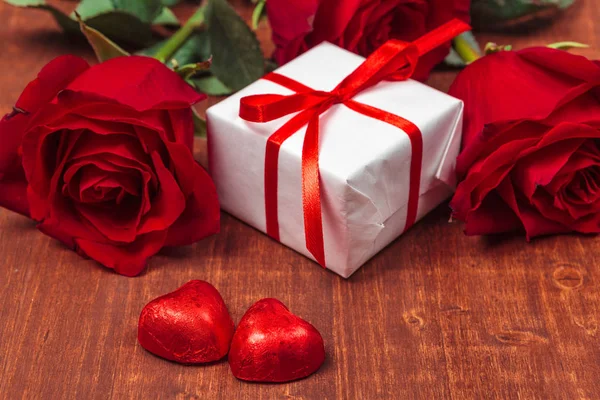 Gyönyörű Rózsák Ajándékdoboz — Stock Fotó