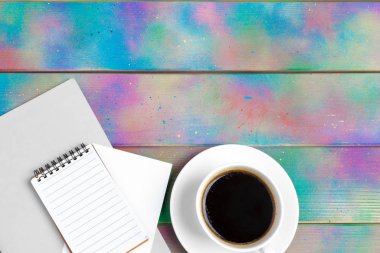 Kahve fincanı görünümlü klasör defteri aç