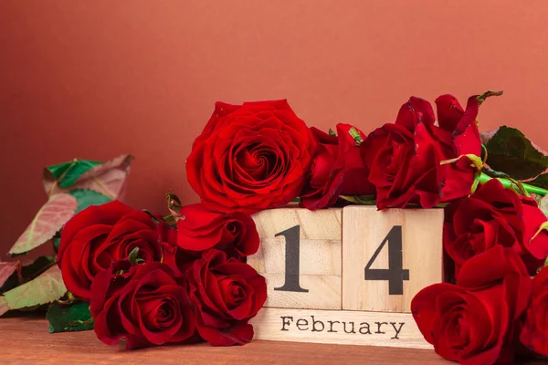 2月14日情人节日历和装饰 — 图库照片