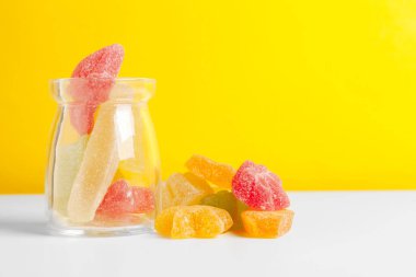 Masada şekerli şişeler